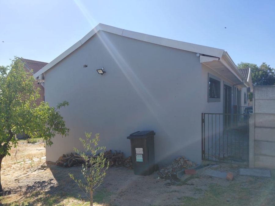 To Let 1 Bedroom Property for Rent in Protea Heights Western Cape